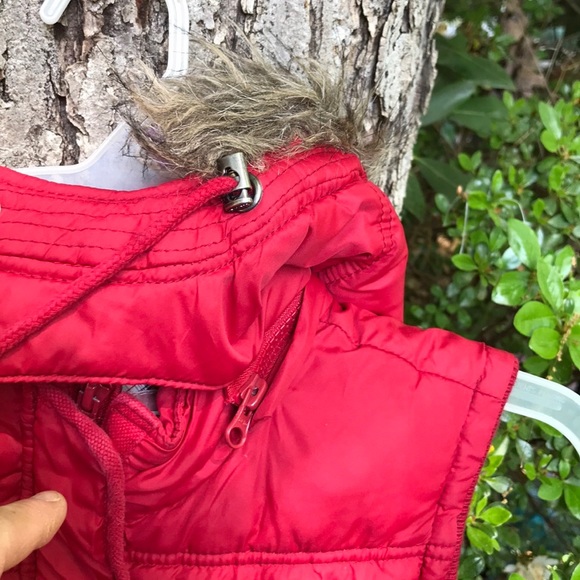 Aeropostale Red Zip Up Puffer Vest Removable Faux Fur Hat Hood Hoodie Small S - Picture 9 of 16